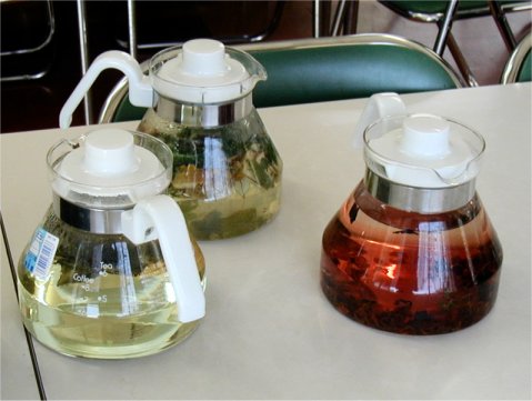 大地の色がでました。少し甘い感じのハーブティーが出来ました。